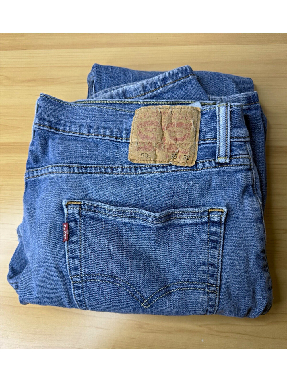Levi's 505 Jeans Mens 36 Blue Medium Wash Straight Leg .7/B11